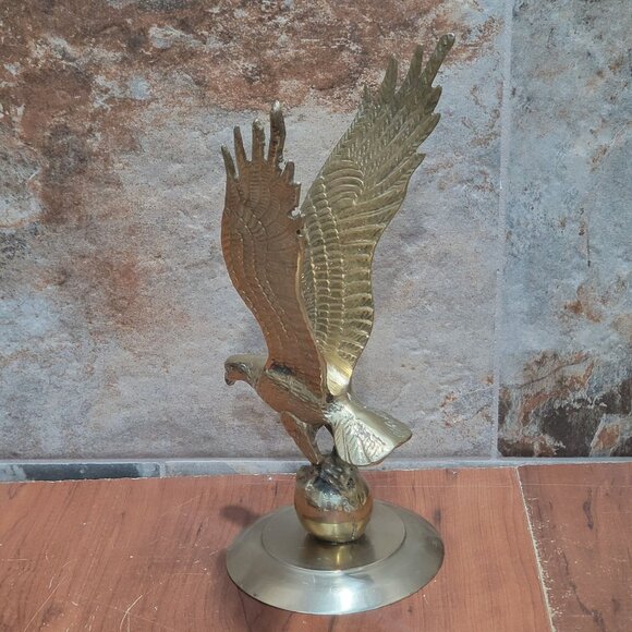 Vintage Solid Brass Eagle in Flight Bird Sculpture American Bald Eagle Perched o - Picture 12 of 14